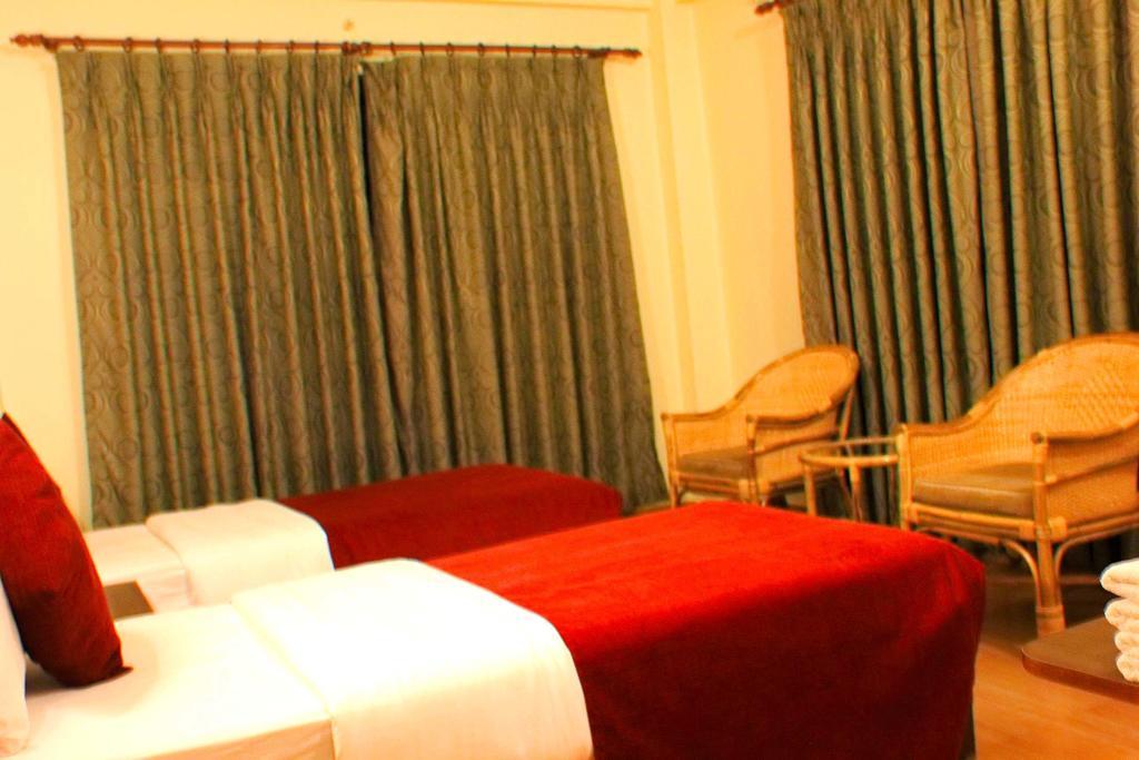 פוקהרה Hotel Tara מראה חיצוני תמונה