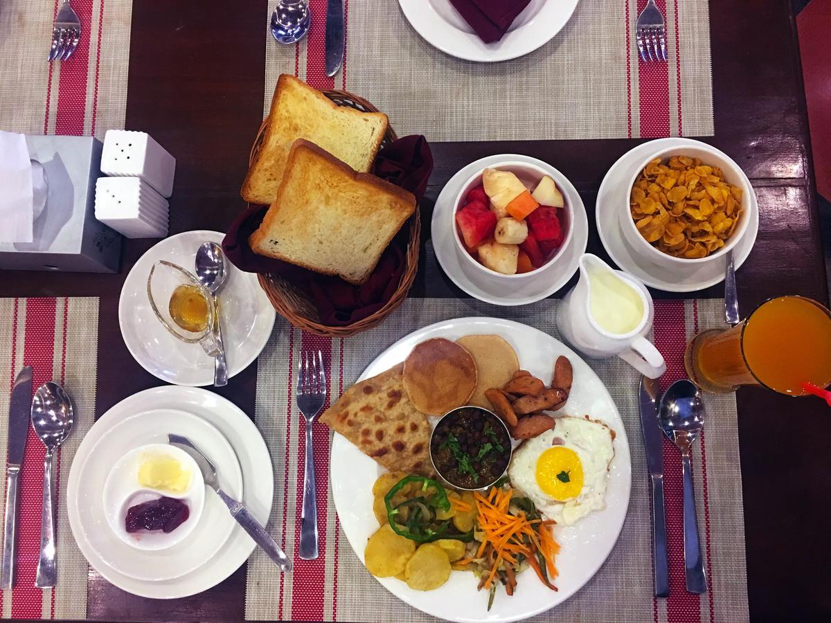 פוקהרה Hotel Tara מראה חיצוני תמונה