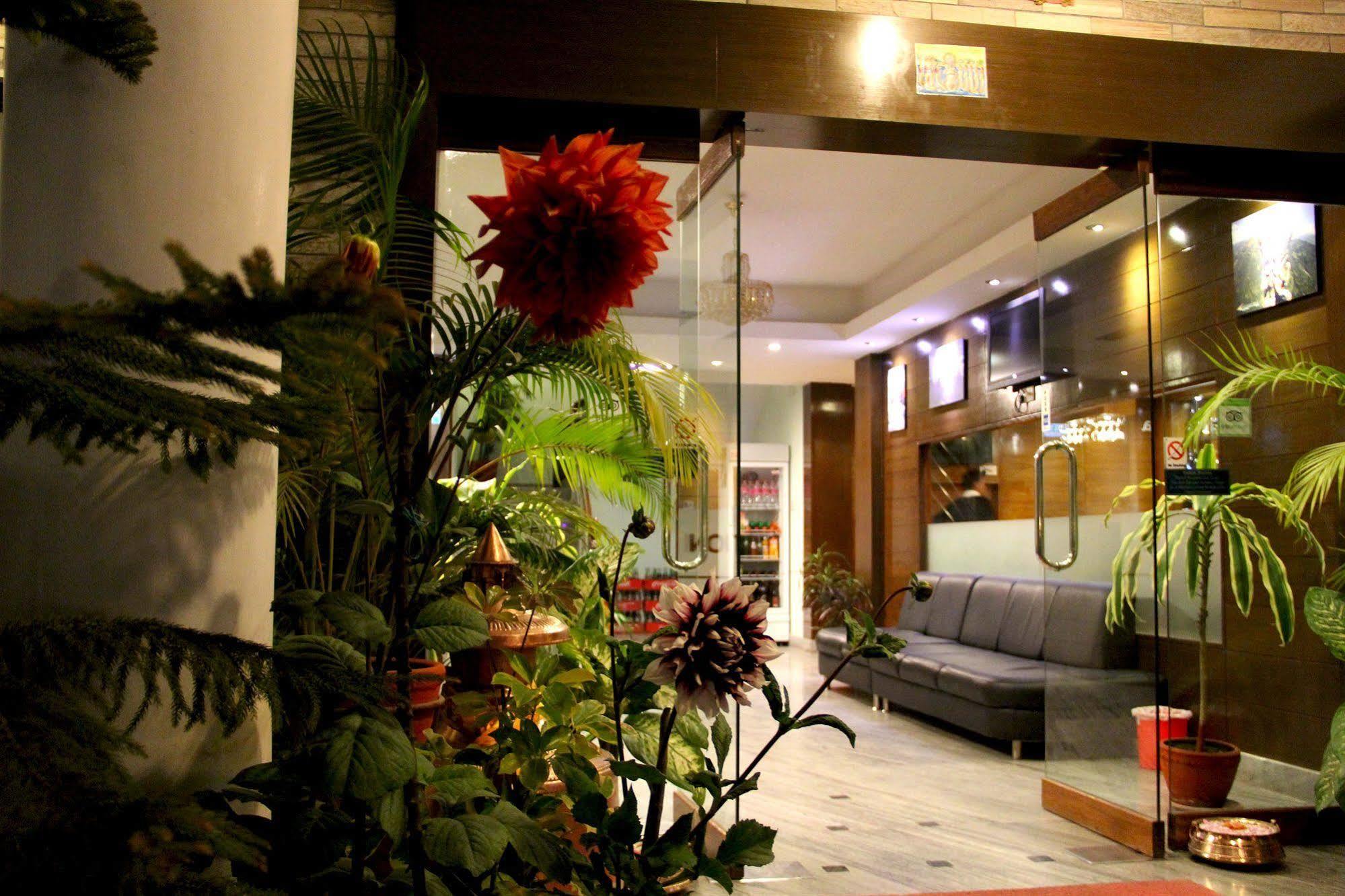 פוקהרה Hotel Tara מראה חיצוני תמונה