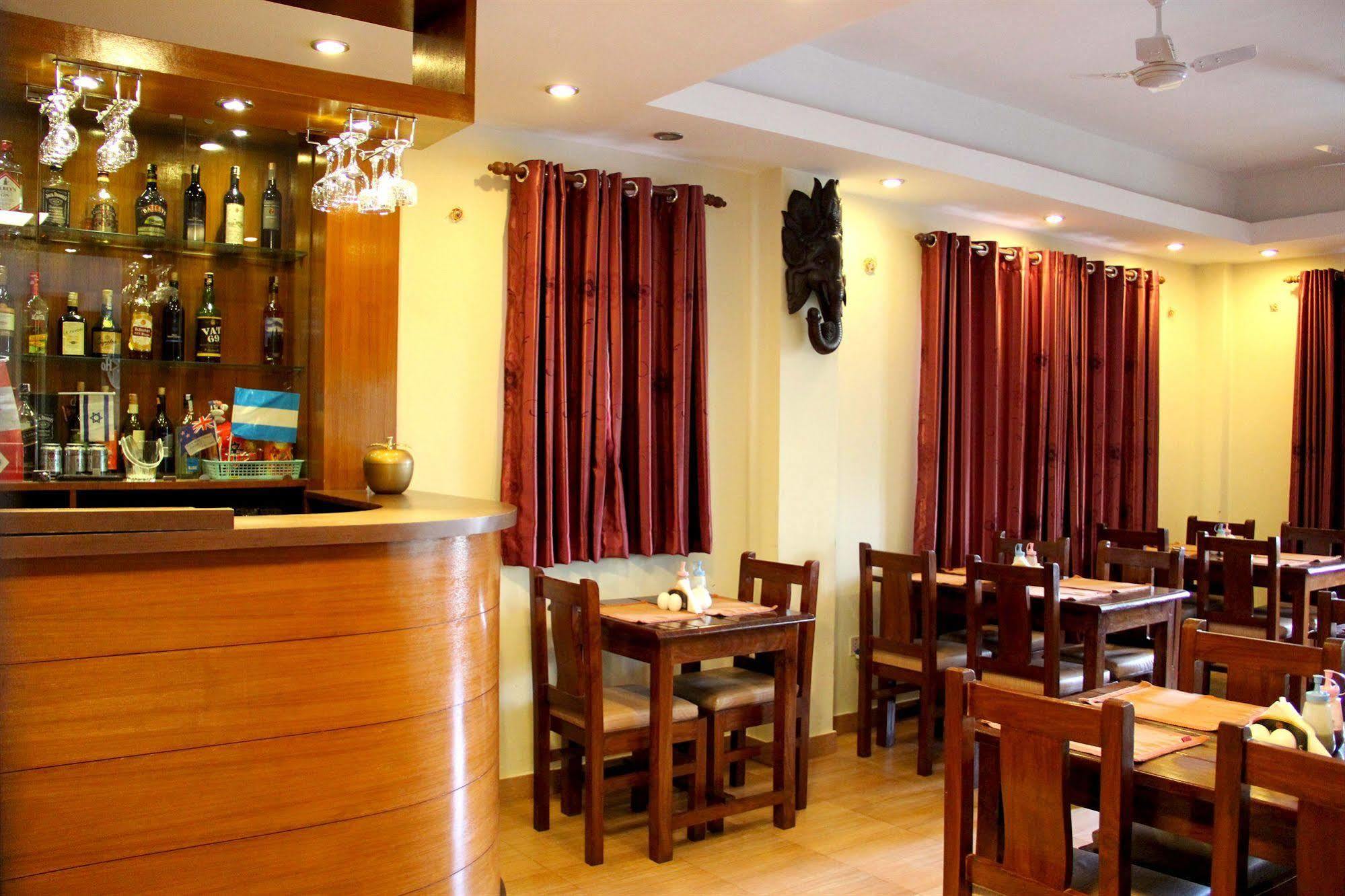 פוקהרה Hotel Tara מראה חיצוני תמונה