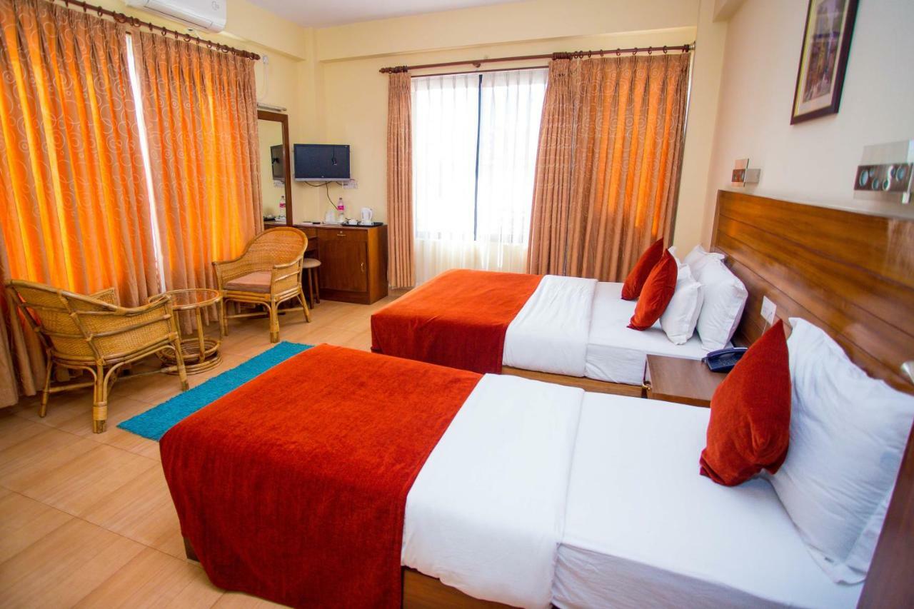 פוקהרה Hotel Tara מראה חיצוני תמונה