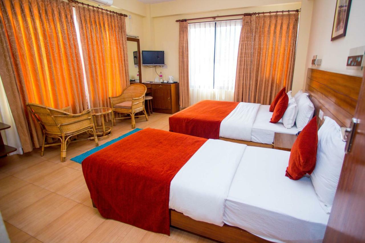 פוקהרה Hotel Tara מראה חיצוני תמונה
