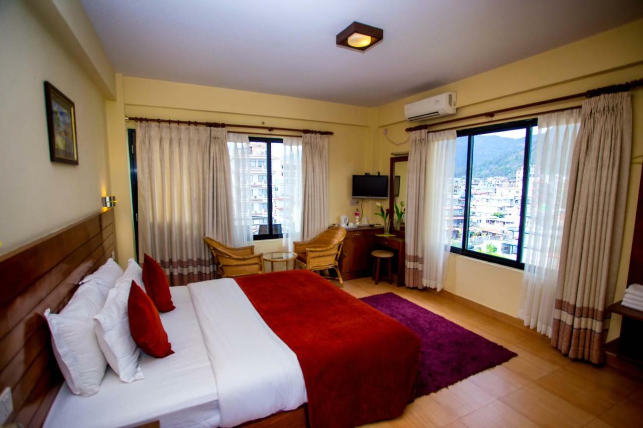 פוקהרה Hotel Tara מראה חיצוני תמונה