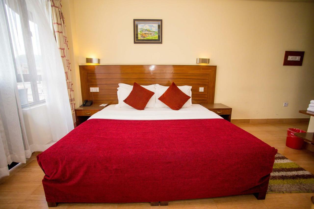 פוקהרה Hotel Tara מראה חיצוני תמונה
