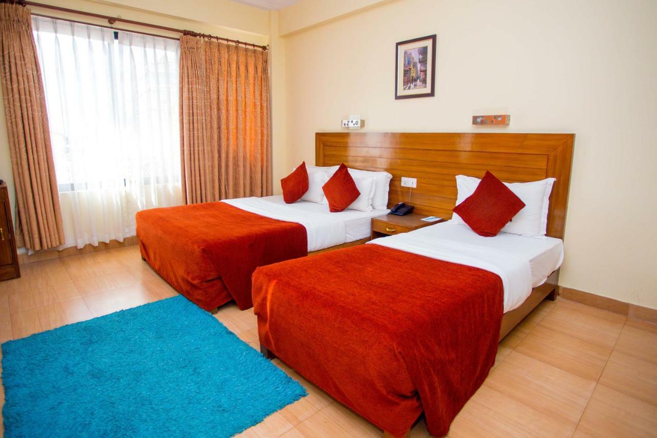 פוקהרה Hotel Tara מראה חיצוני תמונה