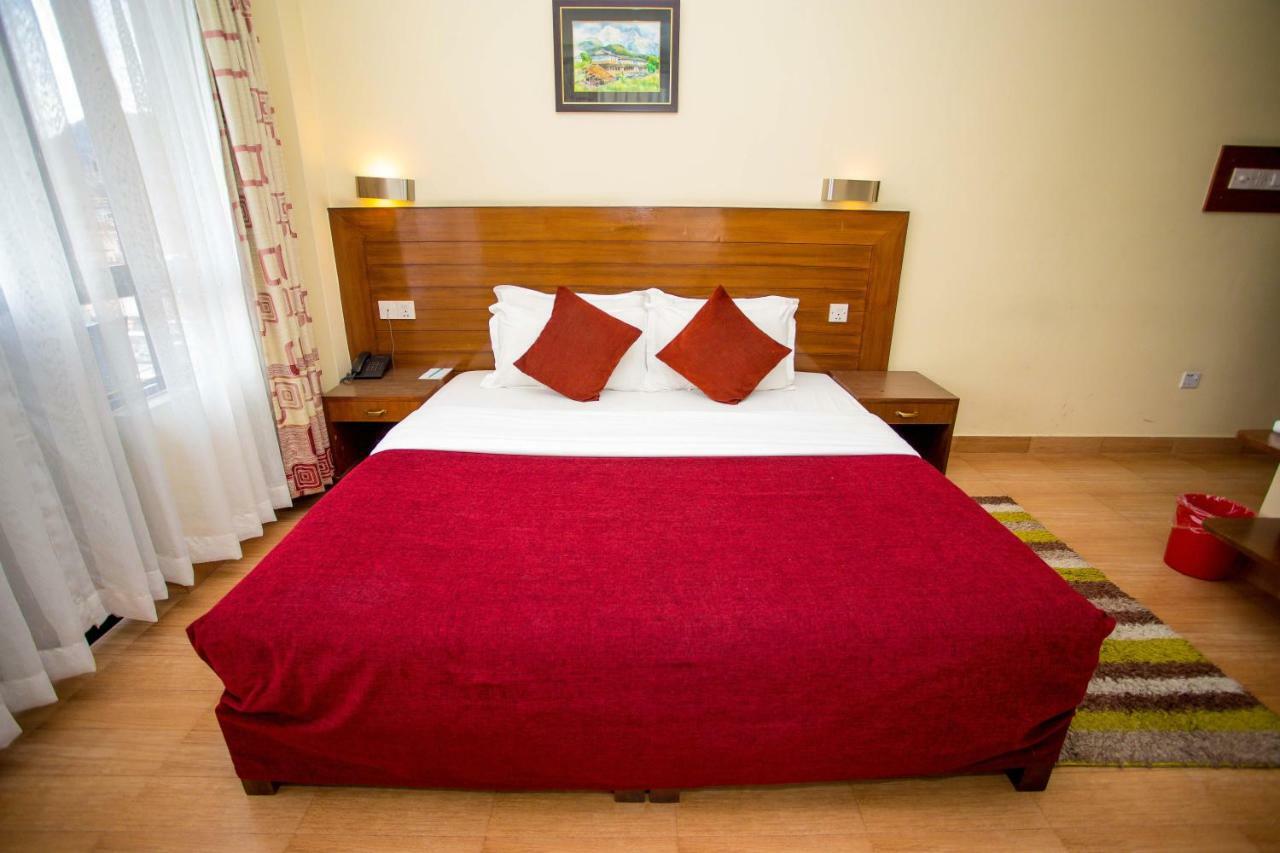 פוקהרה Hotel Tara מראה חיצוני תמונה