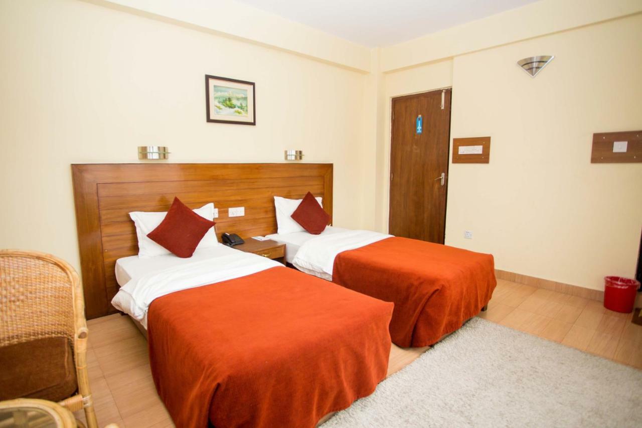 פוקהרה Hotel Tara מראה חיצוני תמונה