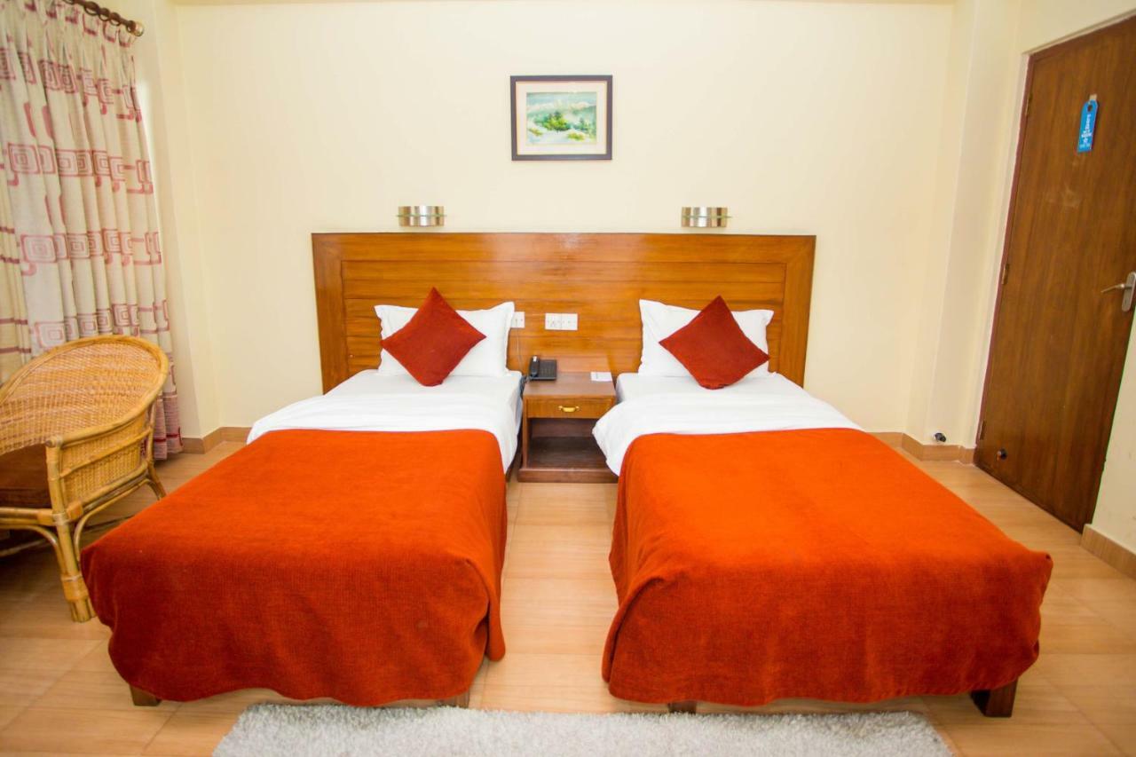 פוקהרה Hotel Tara מראה חיצוני תמונה