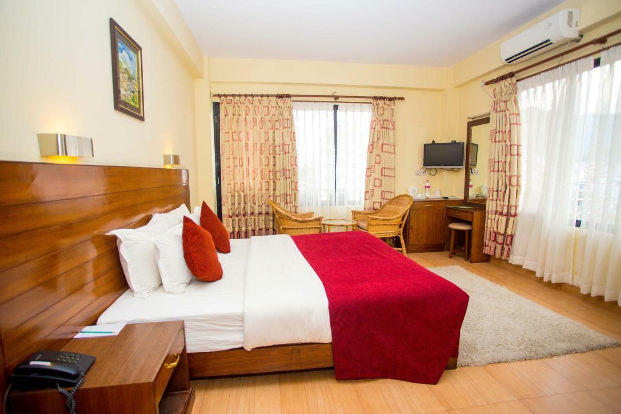 פוקהרה Hotel Tara מראה חיצוני תמונה