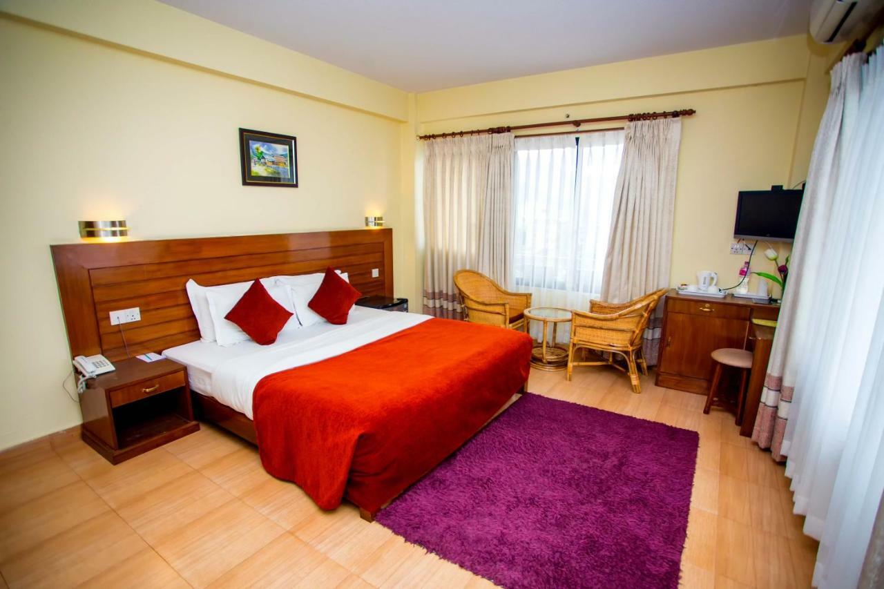פוקהרה Hotel Tara מראה חיצוני תמונה