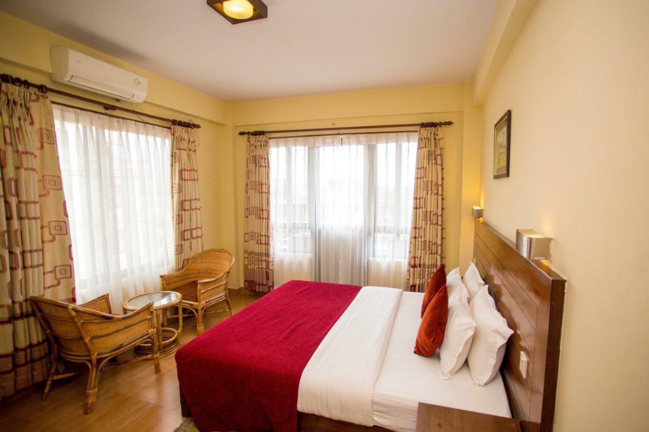 פוקהרה Hotel Tara מראה חיצוני תמונה