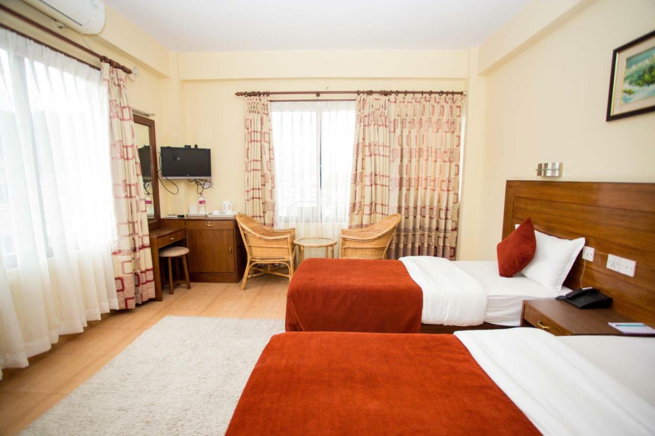 פוקהרה Hotel Tara מראה חיצוני תמונה
